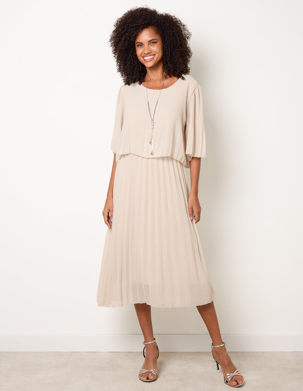 Pleated Short Sleeve Dress with Necklace
