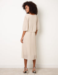 Pleated Short Sleeve Dress with Necklace