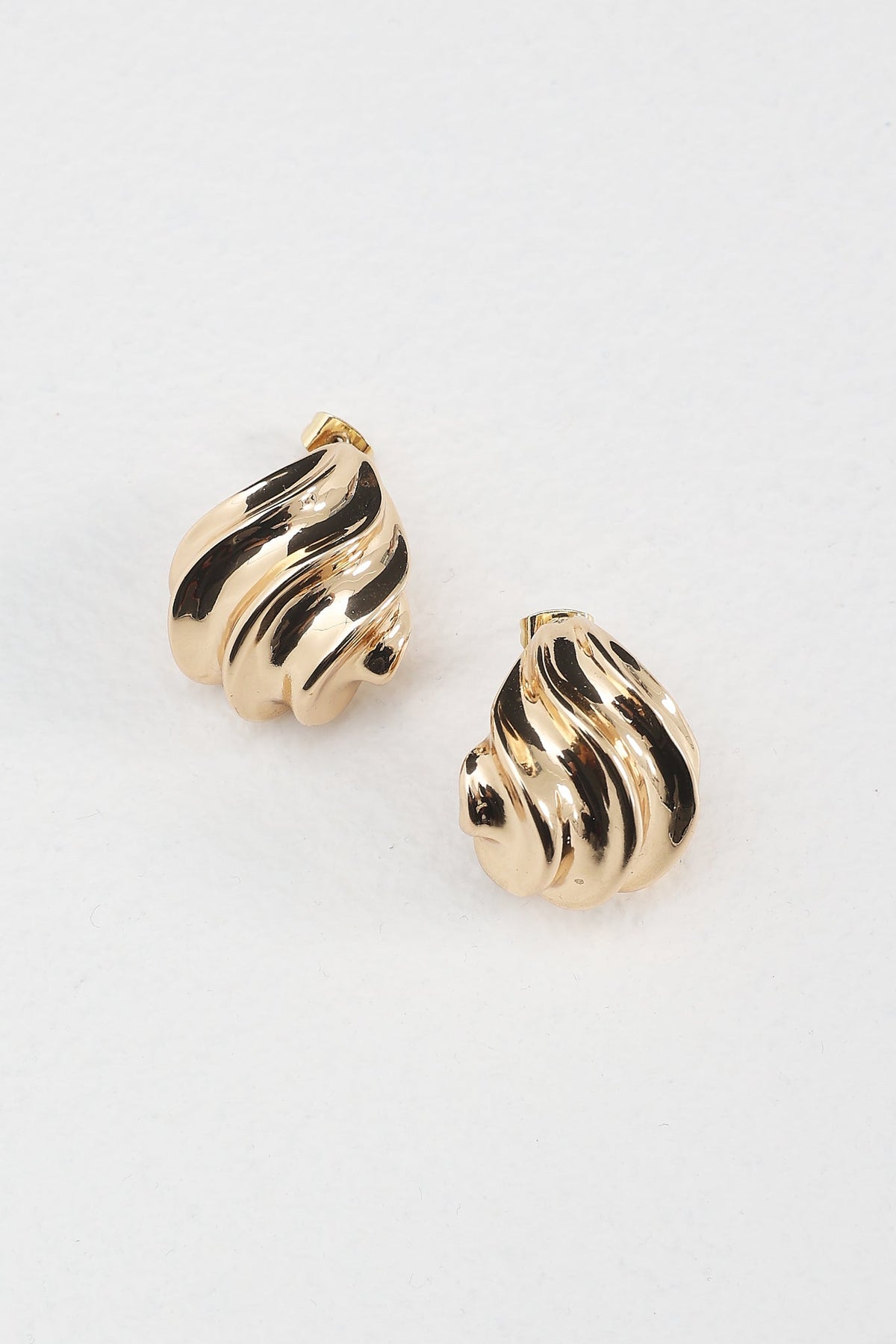 Aera Ridged Stud Earrings Gold