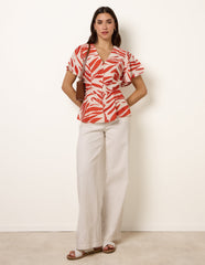 Top with Brushstroke Leaf Print